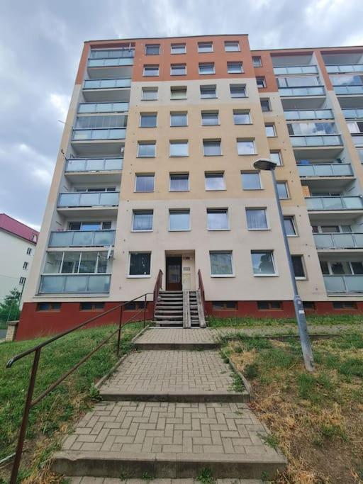 Апартаменты Apartman Sofie1 Литомержице Экстерьер фото